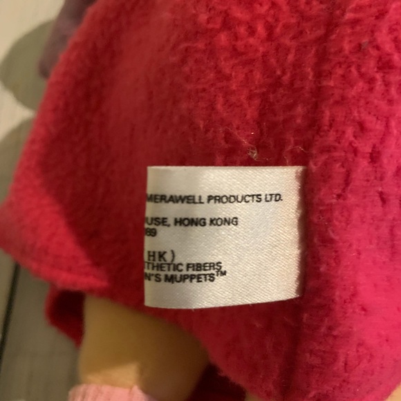 Direct Connect Intl Miss Piggy 🐷 Character Plush - Picture 5 of 7